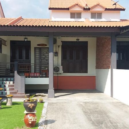 Villa Teratakmuslim H'H Malacca Esterno foto