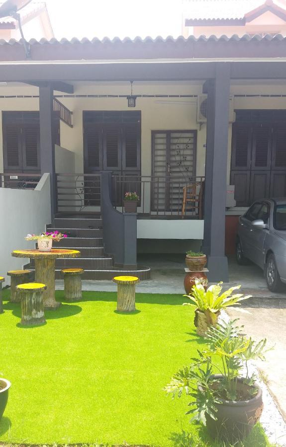Villa Teratakmuslim H'H Malacca Esterno foto